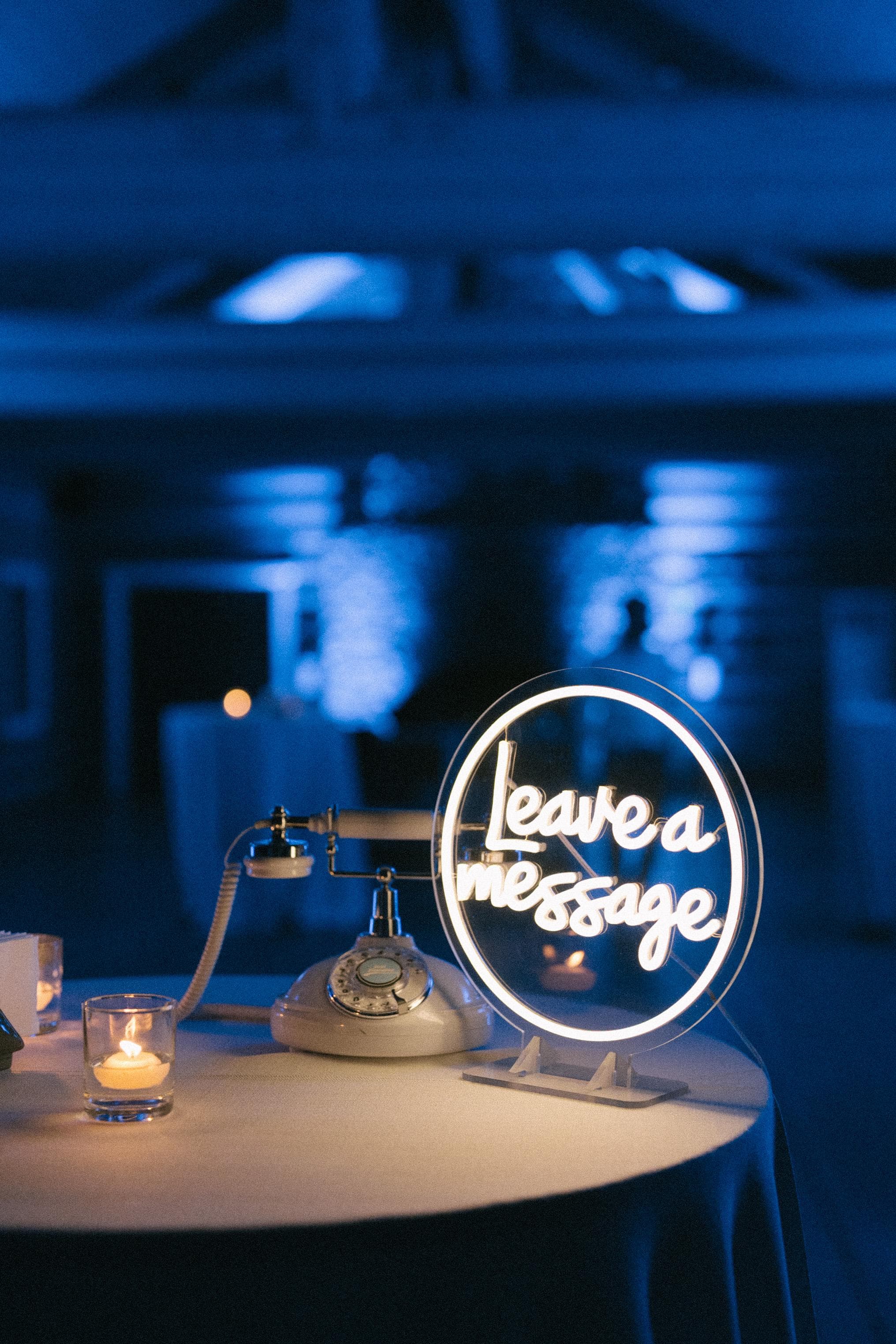 Neon bir mesaj bırakın tabelası